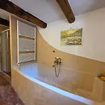 La Casa Rossa, Shared Pool,