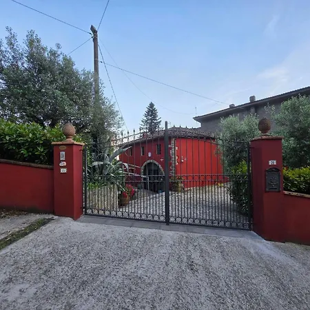 La Casa Rossa, Shared Pool, Holiday home