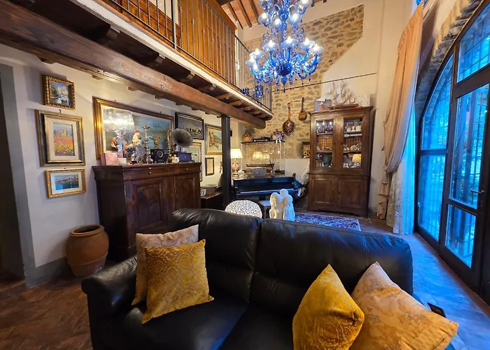 La Casa Rossa, Shared Pool, Marliana